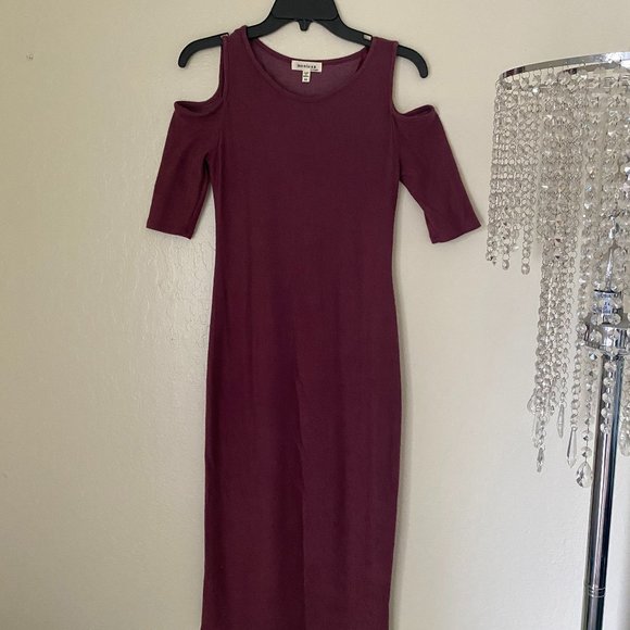 Monteau Los Angeles Dresses & Skirts - Monteau Los Angeles Cold Shoulder Long Sweater Dress Maroon BodyCon Fit Medium